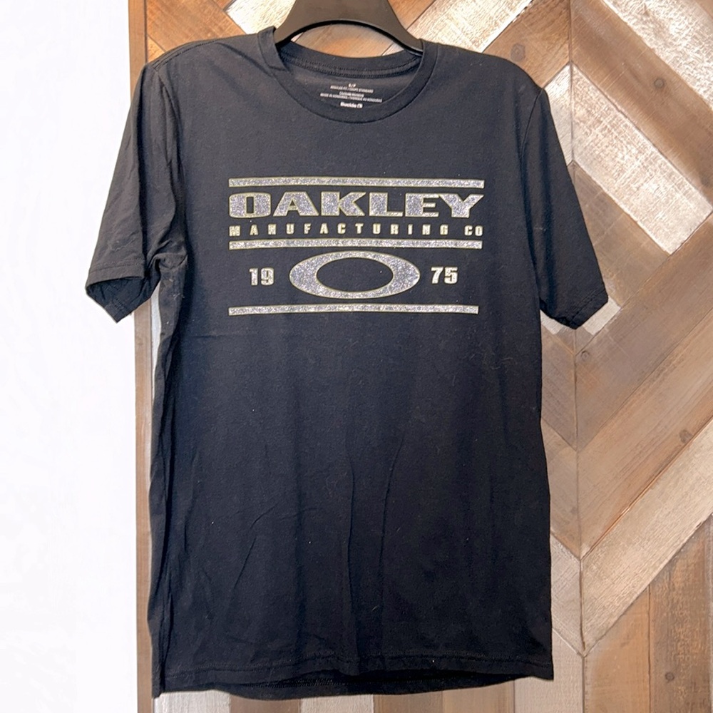 Oakley T Shirt, Like New, Size S